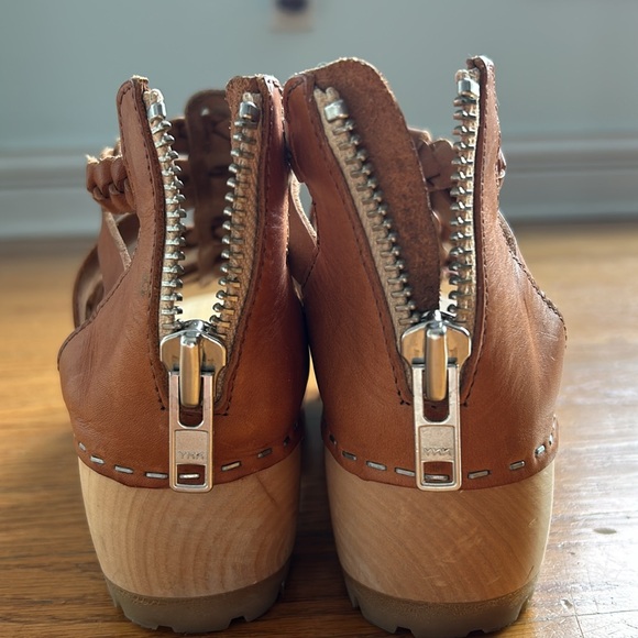Ladies size 39 /8.5  tan Swedish Hasbeens Gladiator sandals - Picture 4 of 4